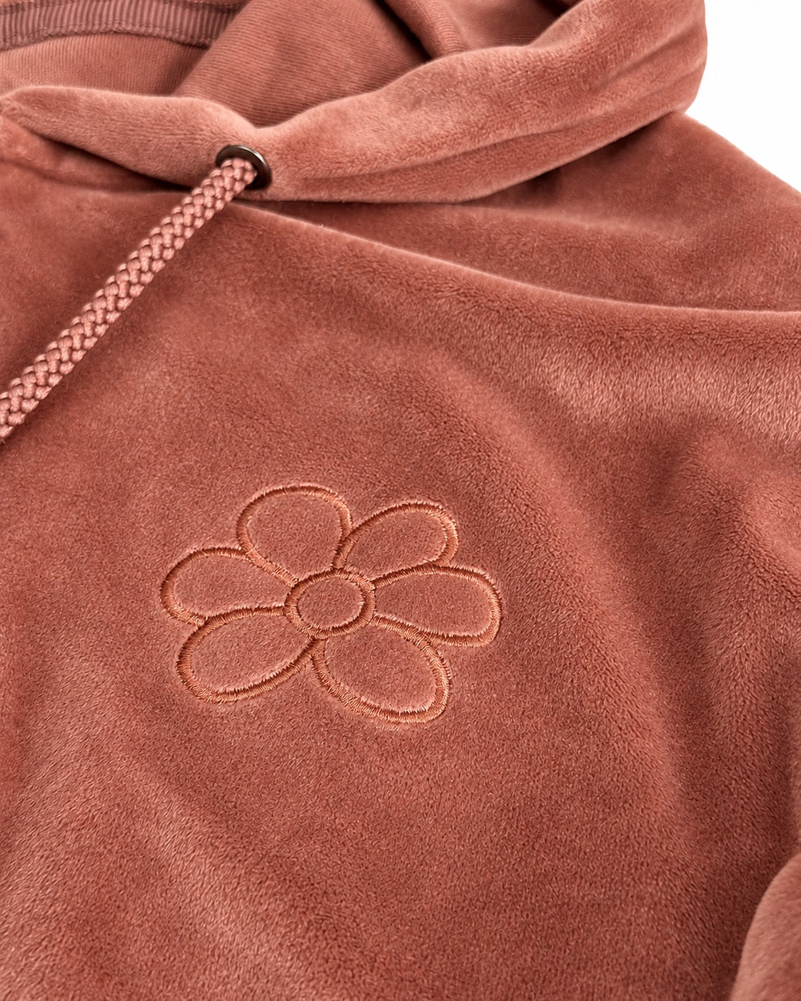 Felpa donna GURU T62G1 05053 rosa – dettaglio logo a fiore ricamato tono su tono