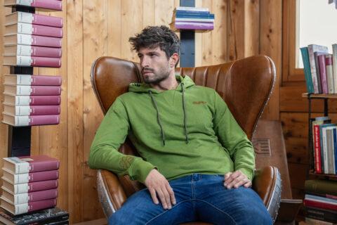 Felpa uomo con cappuccio e ricamo