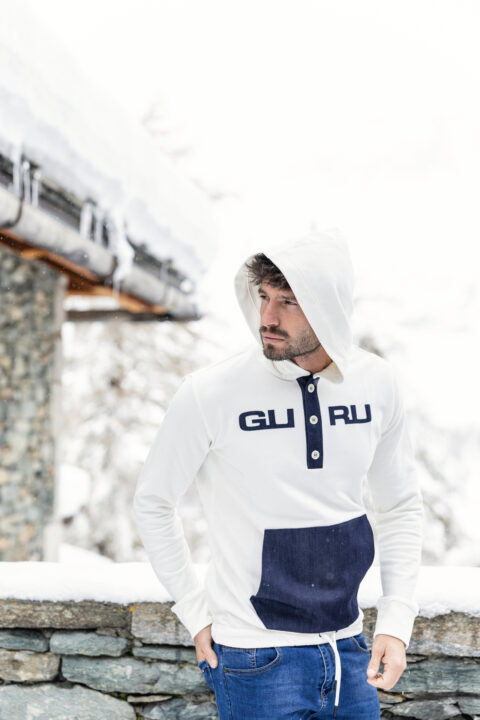 Felpa uomo con cappuccio, bottoni e tasche
