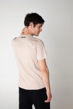 T-shirt uomo con margherita ricamata - immagine 21