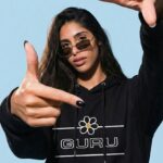 Women's hooded sweatshirt with pouch pockets